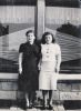 ALGAD01 GADEYNE Emma en Margritte (circa 1939).jpg