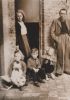 ALOPS01 OPSTAELE Leontine Josephine en VANDAMME Georges en kinderen BRUYNOOGHE Mariette en VANDAMME Hubert en Maria.jpg